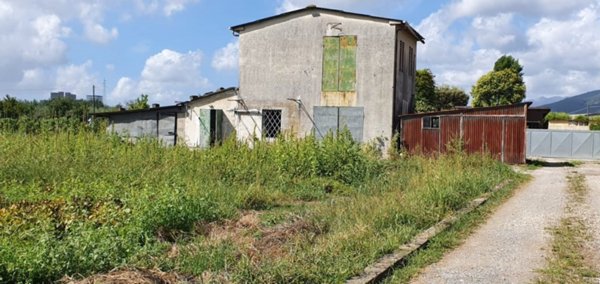 casa semindipendente in vendita a Lucca in zona San Pietro a Vico