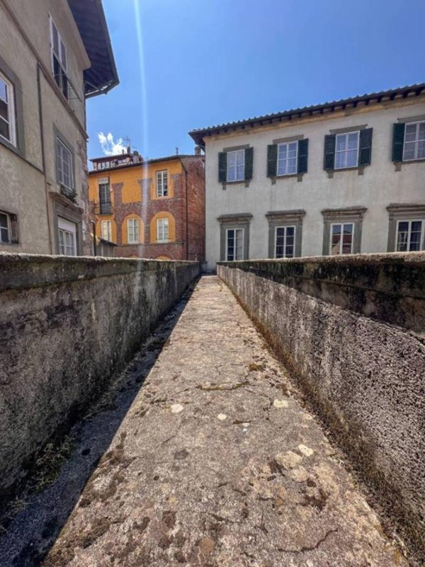 appartamento in vendita a Lucca in zona Centro Città