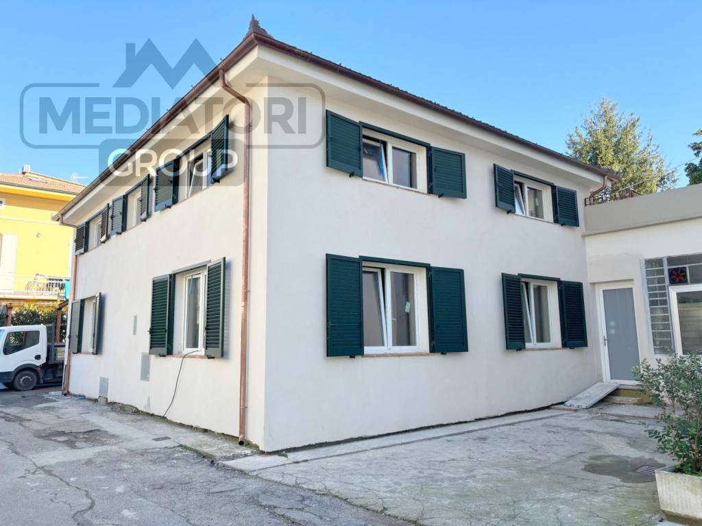 casa indipendente in vendita a Lucca in zona Sant'Anna