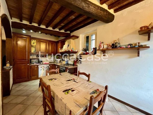 casa indipendente in vendita a Lucca in zona Nave