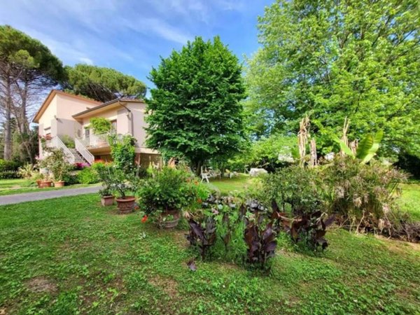casa indipendente in vendita a Lucca in zona zona SS. Annunziata