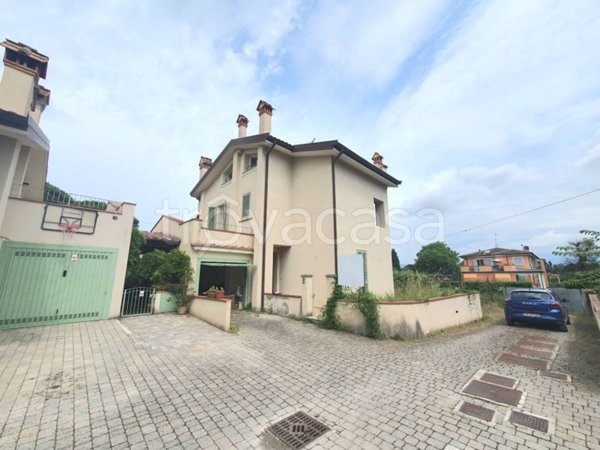 casa indipendente in vendita a Lucca in zona Vicopelago