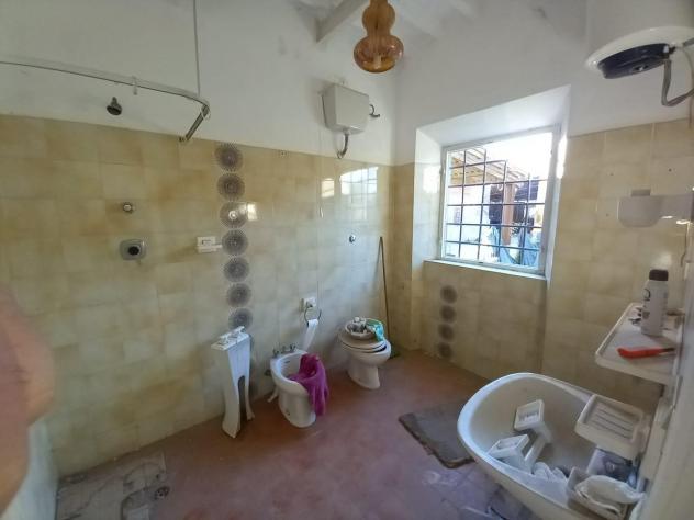 casa indipendente in vendita a Lucca in zona zona Mugnano