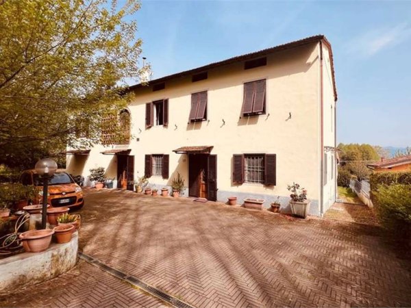 casa indipendente in vendita a Lucca in zona Vicopelago
