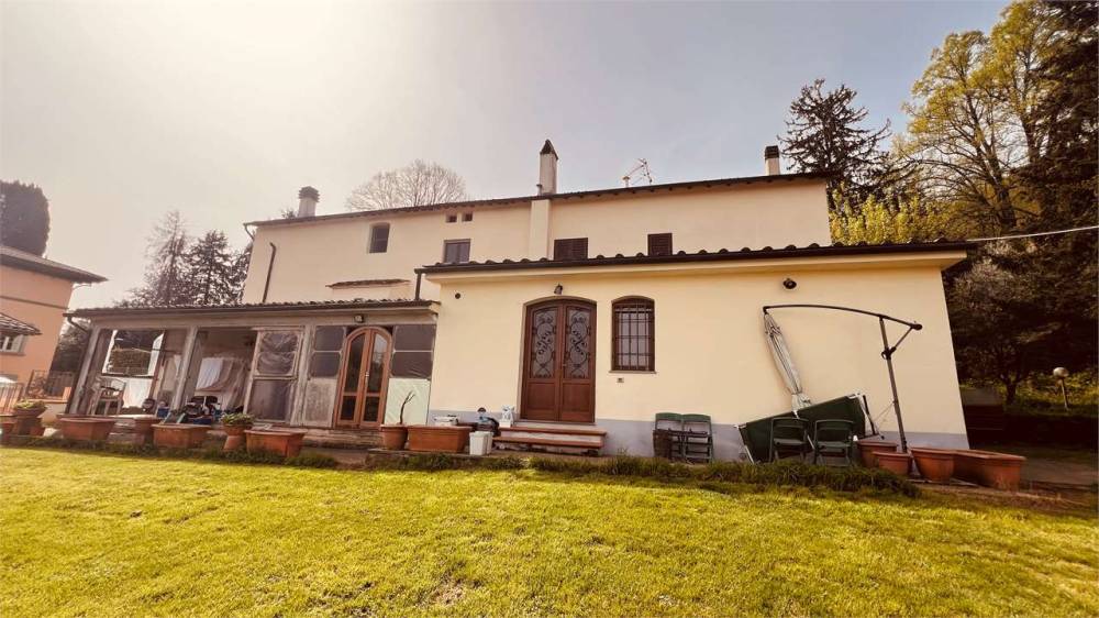 casa indipendente in vendita a Lucca in zona Vicopelago