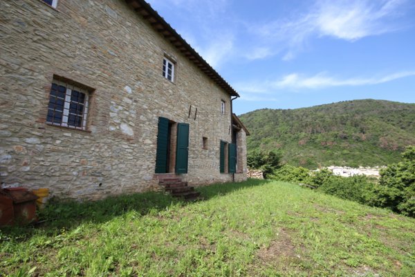 casa indipendente in vendita a Lucca in zona Centro Città