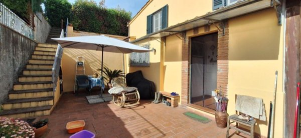 casa indipendente in vendita a Lucca in zona Palmata