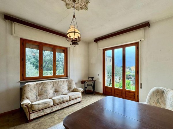 casa indipendente in vendita a Lucca in zona Mutigliano