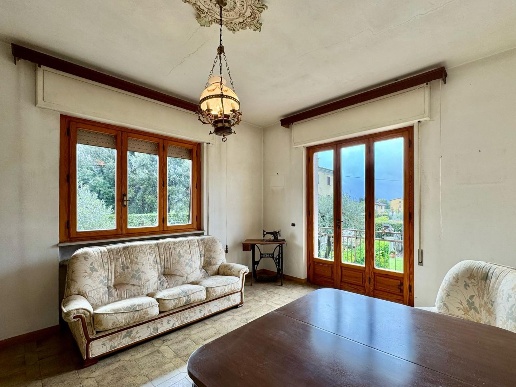 casa indipendente in vendita a Lucca in zona Mutigliano