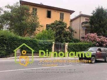 casa indipendente in vendita a Lucca in zona Sant'Anna