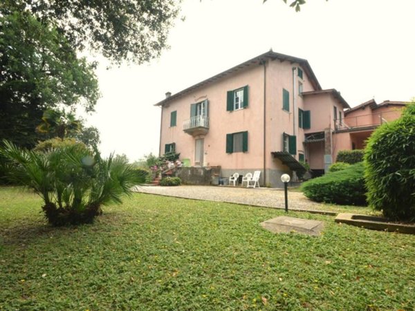 casa indipendente in vendita a Lucca in zona Maggiano