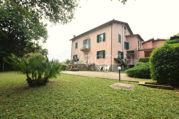 casa indipendente in vendita a Lucca in zona Maggiano