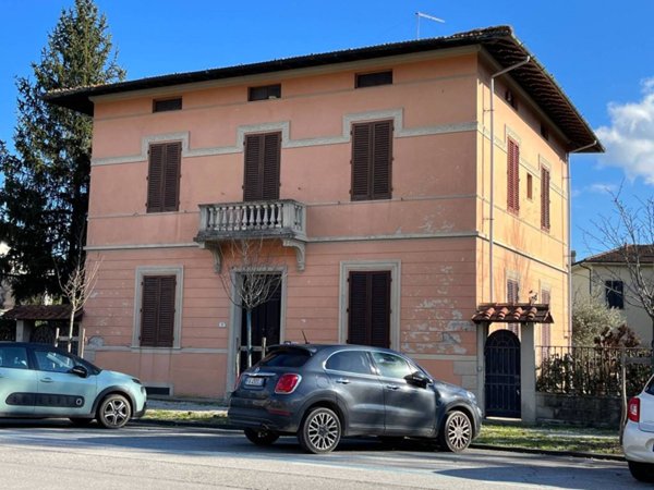 casa indipendente in vendita a Lucca in zona Nave