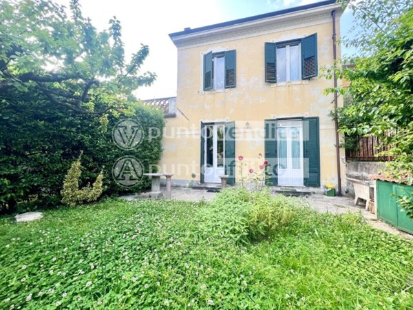 casa indipendente in vendita a Lucca in zona Sant'Anna