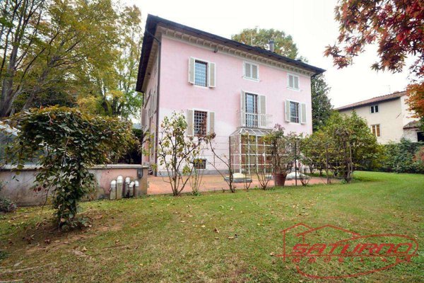 casa indipendente in vendita a Lucca in zona Fagnano