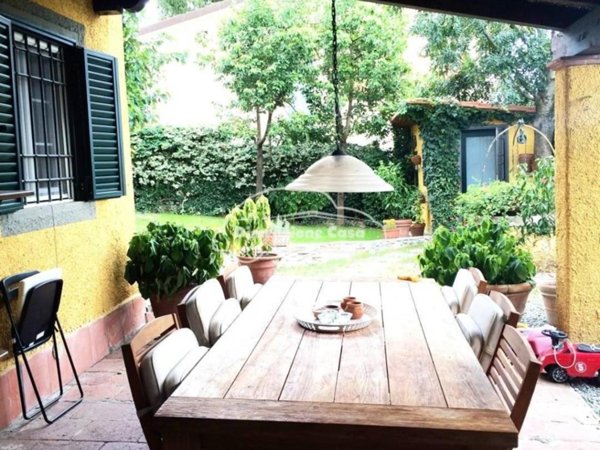 casa indipendente in vendita a Lucca in zona Palmata
