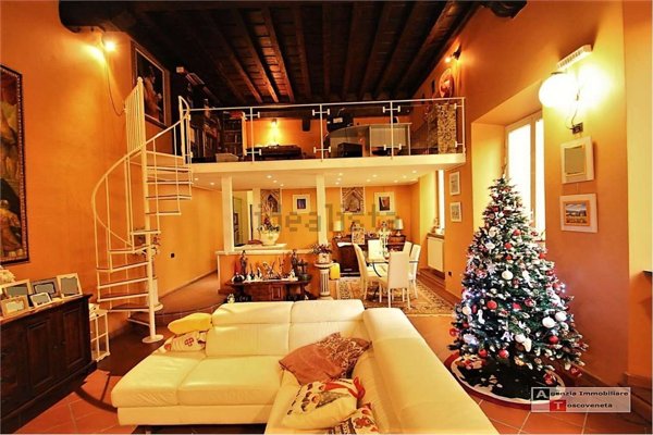 appartamento in vendita a Lucca in zona Centro Città