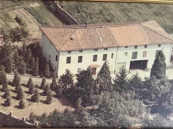 casa indipendente in vendita a Lucca in zona Vallebuia