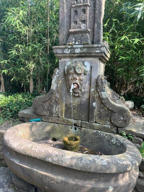 casa indipendente in vendita a Lucca in zona Centro Città