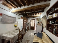 casa indipendente in vendita a Lucca in zona San Macario in Piano