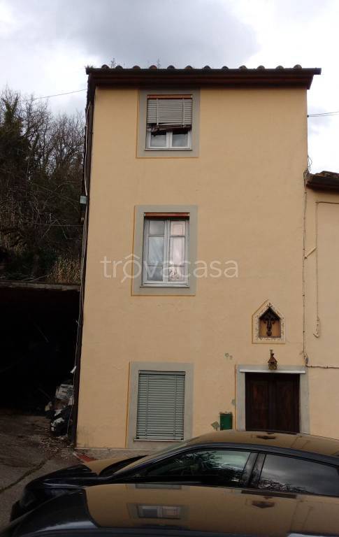 casa indipendente in vendita a Lucca in zona Ponte a Moriano