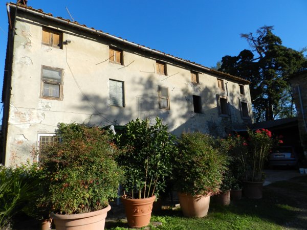 casa indipendente in vendita a Lucca in zona Centro Città