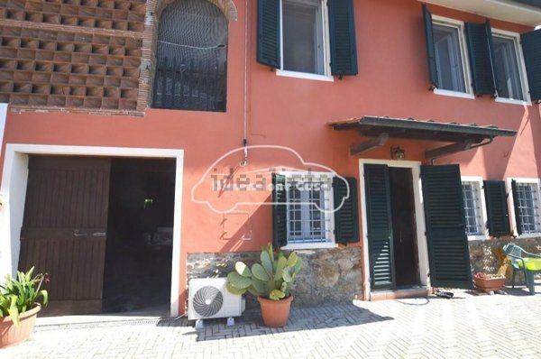 casa indipendente in vendita a Lucca in zona zona Arancio