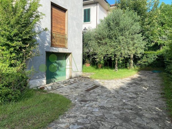 casa indipendente in vendita a Lucca in zona zona Sorbano