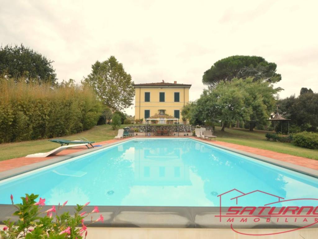 casa indipendente in vendita a Lucca in zona Monte San Quirico