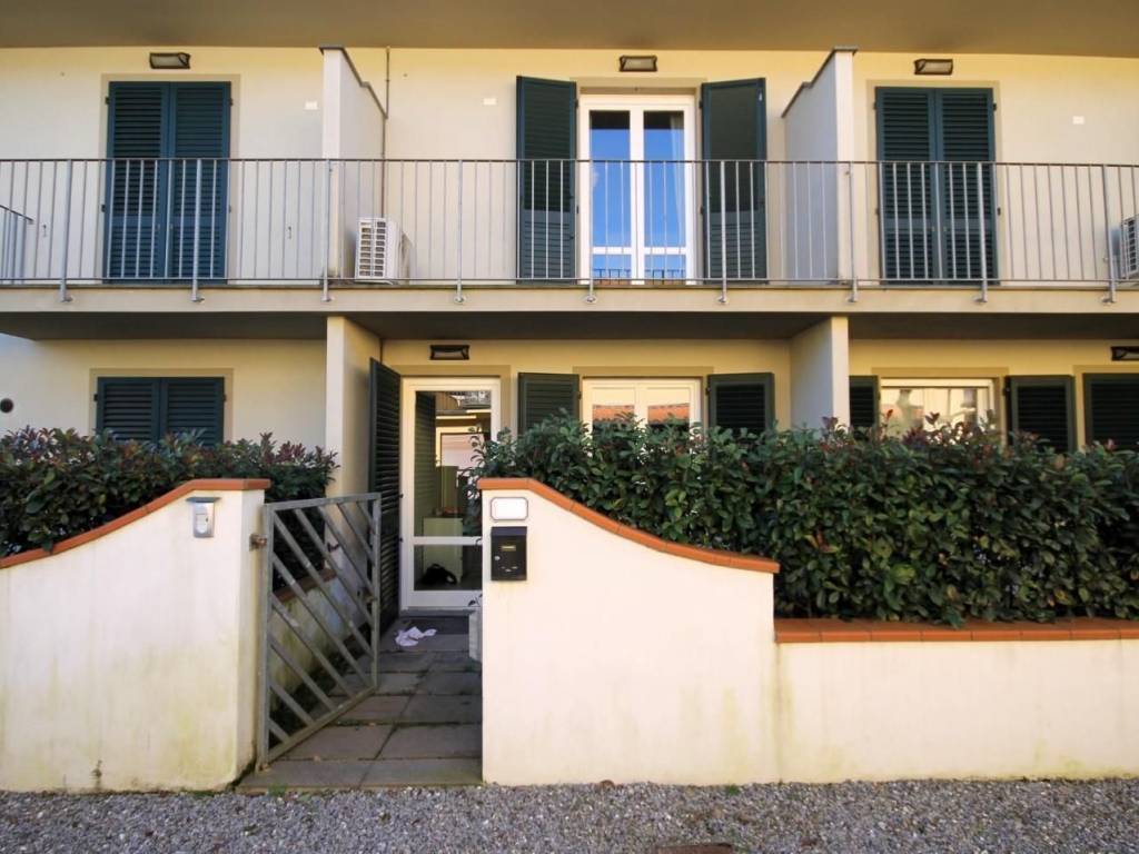 casa indipendente in vendita a Lucca in zona Monte San Quirico