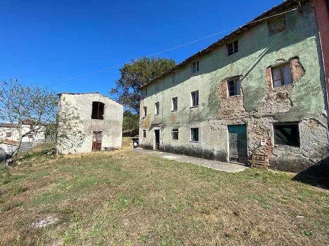 casale in vendita a Lucca in zona Massa Pisana