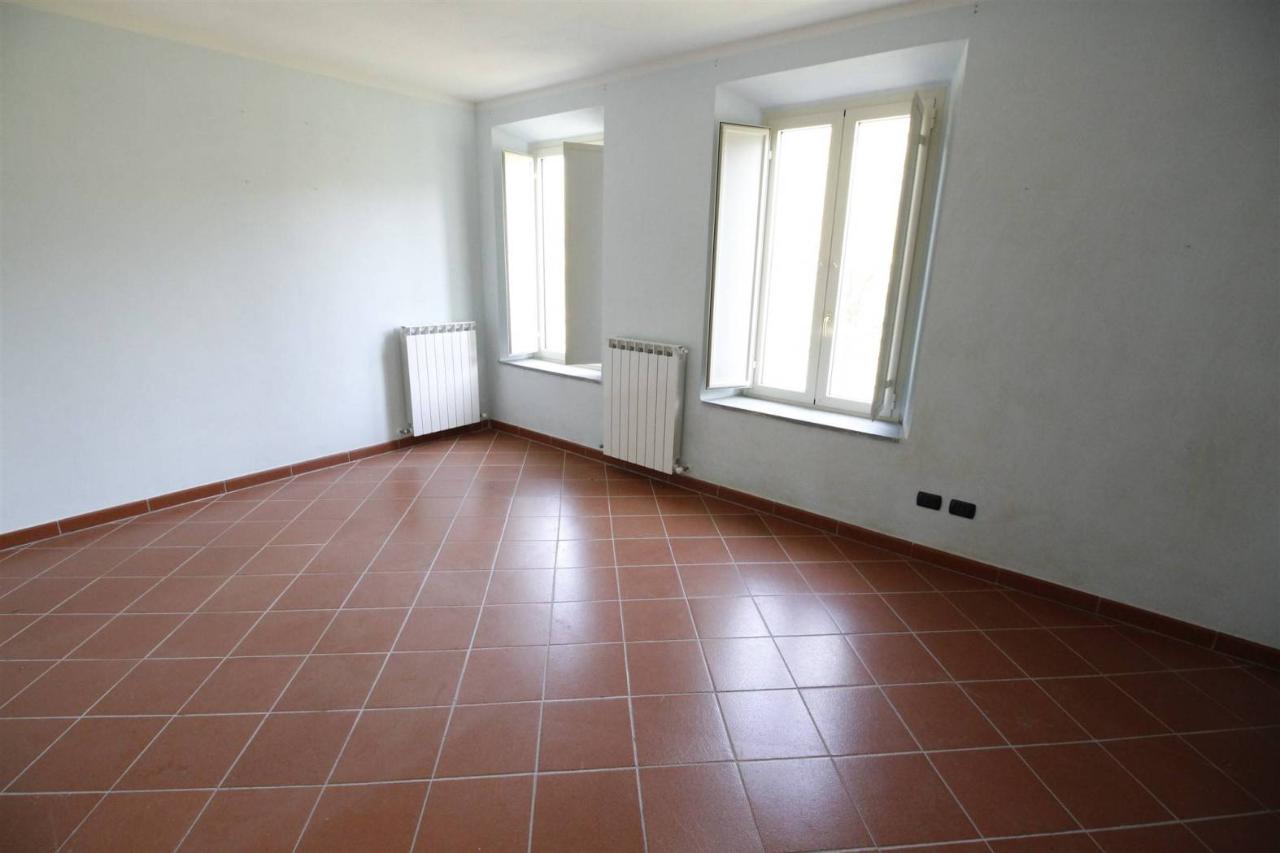 appartamento in vendita a Lucca in zona Vallebuia