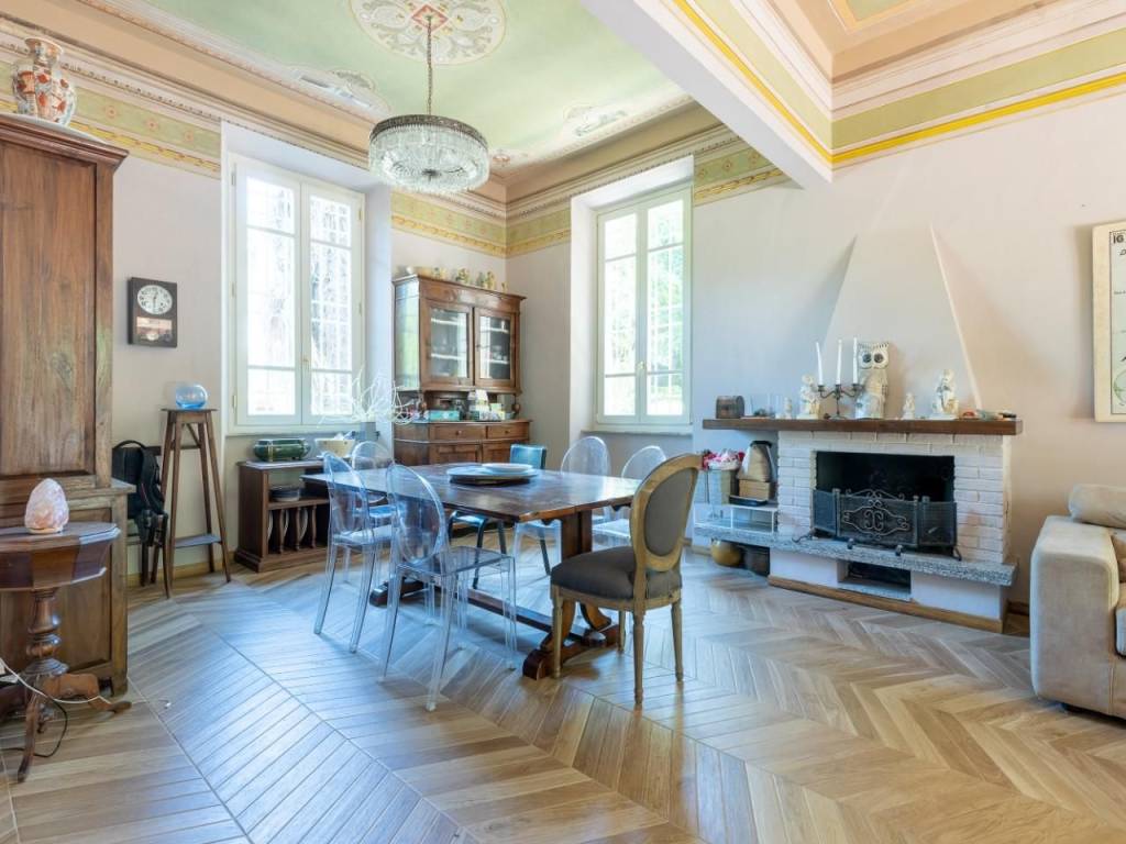 casa indipendente in vendita a Lucca in zona San Lorenzo a Vaccoli
