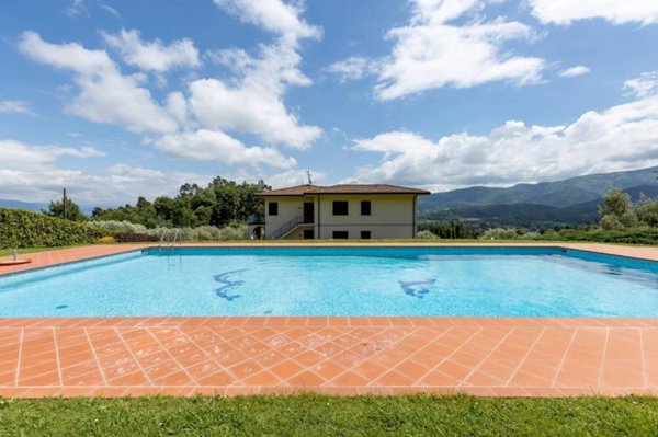 casa indipendente in vendita a Lucca in zona San Lorenzo a Vaccoli