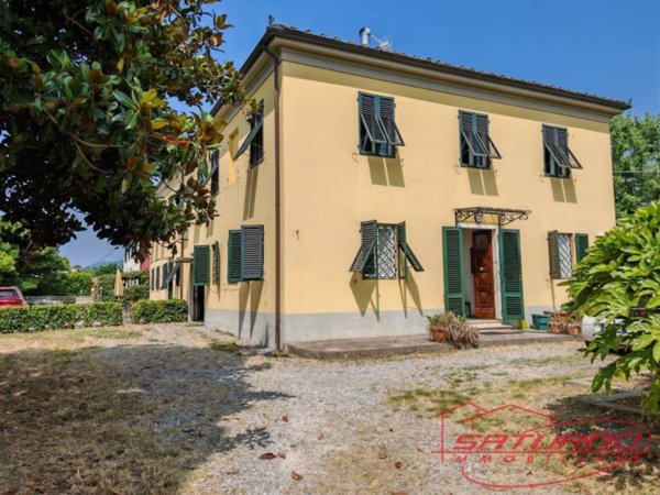 appartamento in vendita a Lucca in zona Centro Città