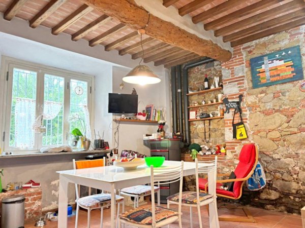 casa indipendente in vendita a Lucca in zona Ponte San Pietro