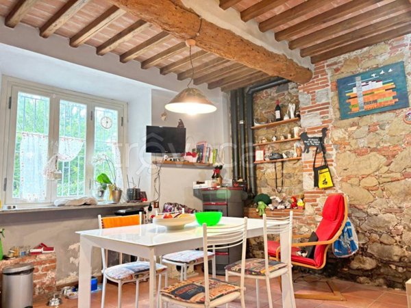 casa indipendente in vendita a Lucca in zona Ponte San Pietro