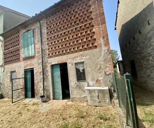 casale in vendita a Lucca in zona San Cassiano a Vico