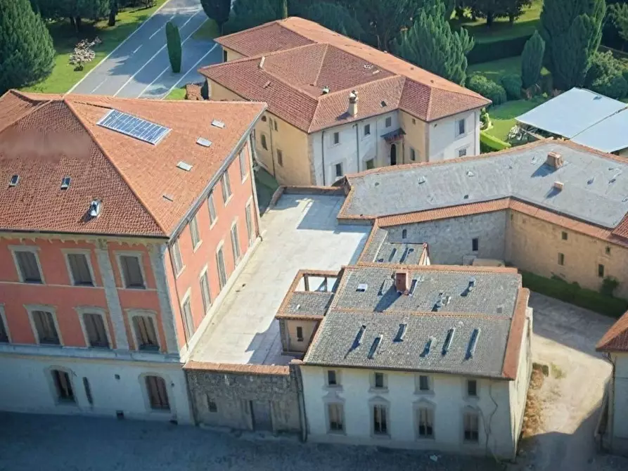 negozio in vendita a Lucca in zona Centro Città