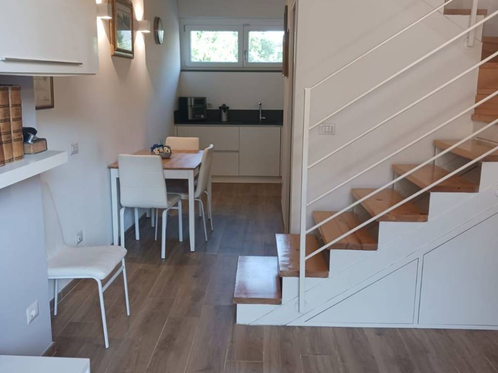 casa indipendente in vendita a Lucca in zona Picciorana