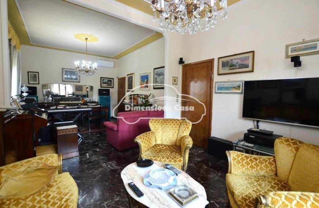 casa indipendente in vendita a Lucca in zona zona Arancio