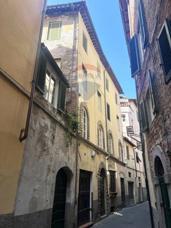 appartamento in vendita a Lucca in zona Centro Città