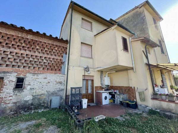 casa indipendente in vendita a Lucca in zona zona San Filippo