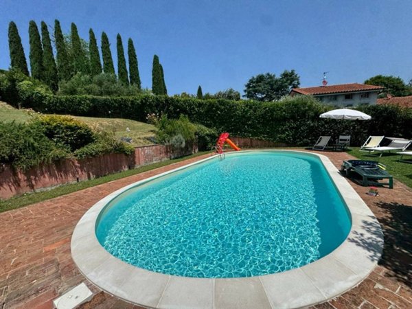 casa indipendente in vendita a Lucca in zona Mutigliano
