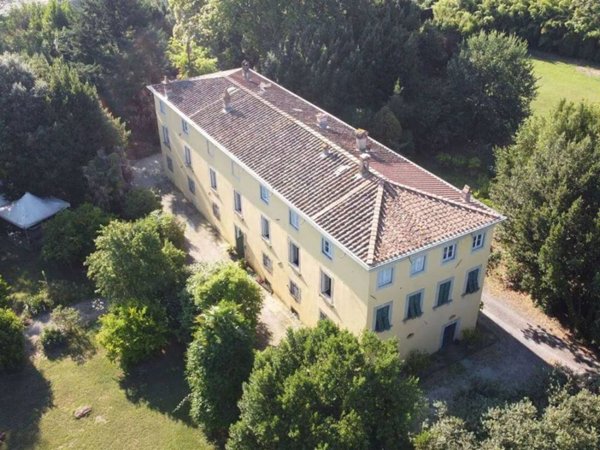 villa in vendita a Lucca in zona zona Antraccoli