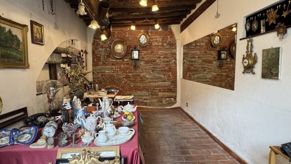 locale commerciale in vendita a Lucca in zona Centro Città