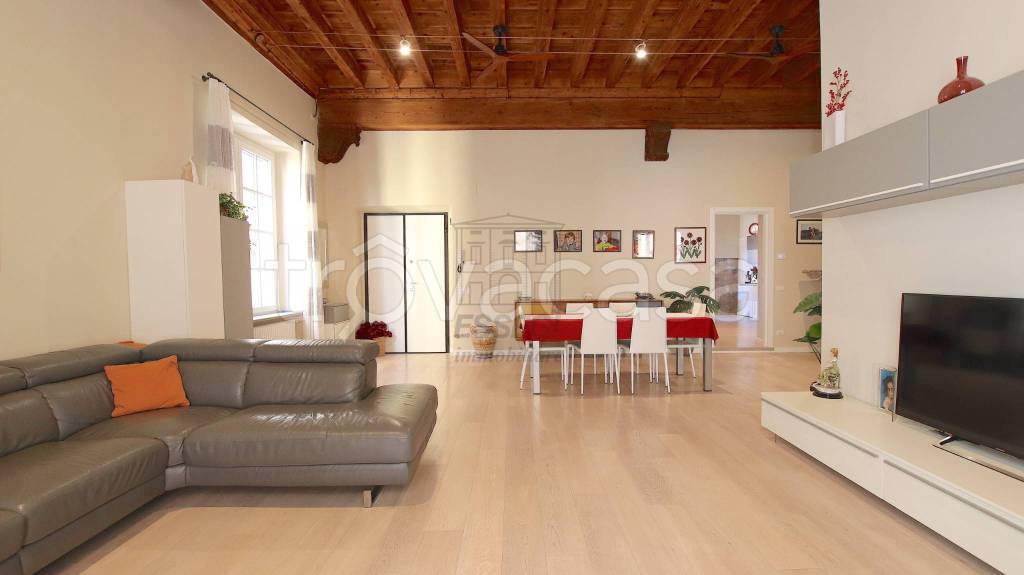 appartamento in vendita a Lucca in zona Centro Città