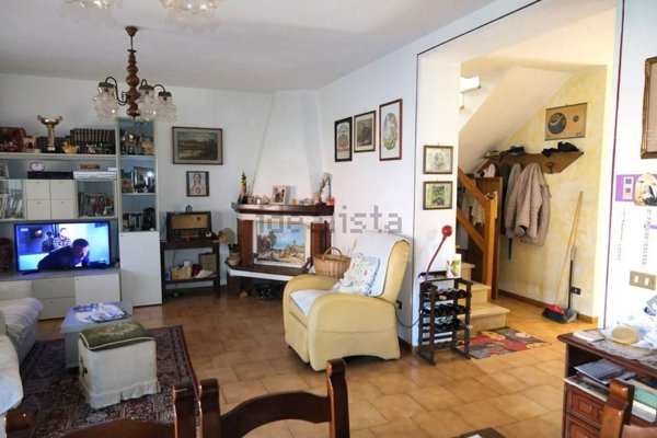 casa indipendente in vendita a Lucca in zona zona Antraccoli