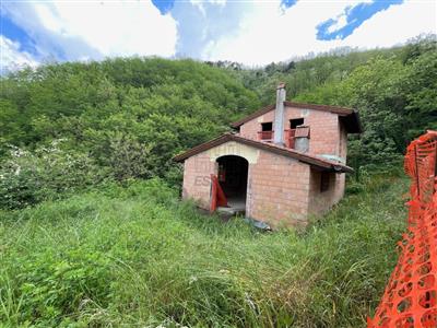 casa indipendente in vendita a Lucca