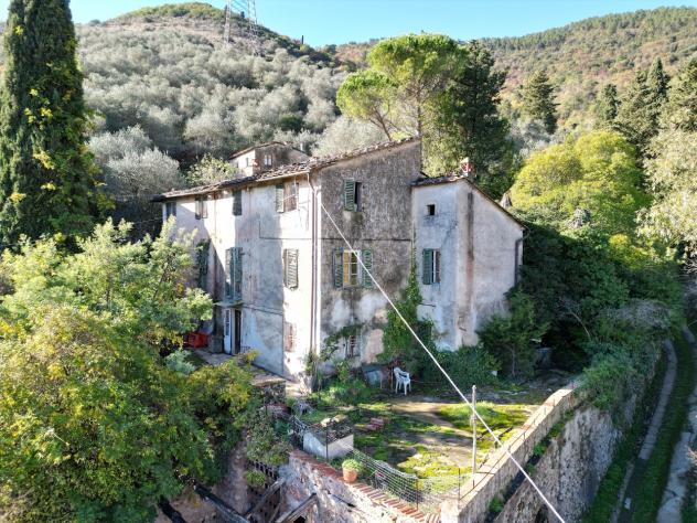 casa indipendente in vendita a Lucca in zona Massa Pisana